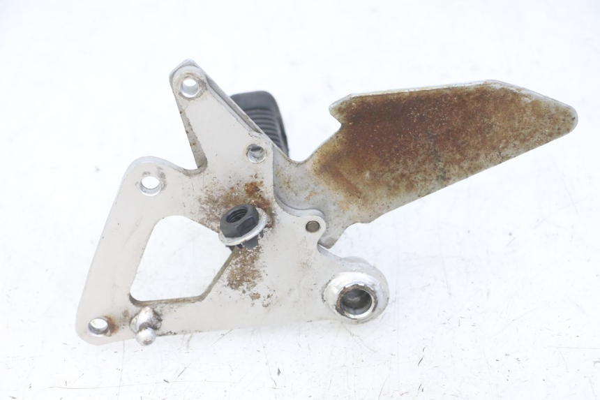 photo de VOETSTEUNPLAAT VOOR RECHTS VOORAN SUZUKI GS GSE 500 (2001 - 2003) - Bevestigingspunten