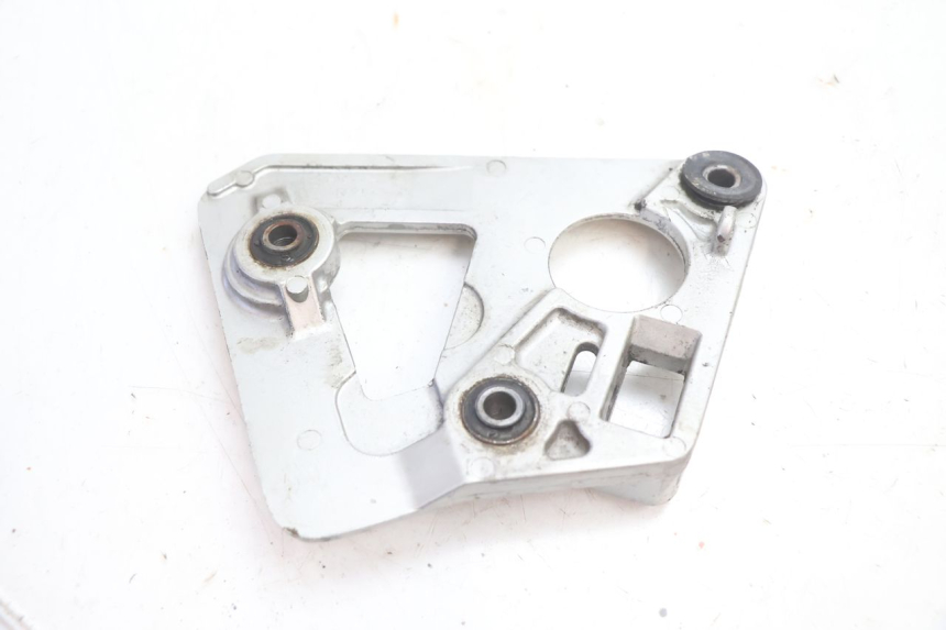 photo de VOETSTEUNPLAAT VOOR RECHTS VOORAN SUZUKI GSX F GSXF 750 (1988 - 1998) - Zoom op gebruiksstaat