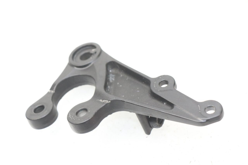 photo de VOETSTEUNPLAAT VOOR RECHTS VOORAN SUZUKI GSX-R GSXR K16 1000 (2012 - 2016) - Detail van het onderdeel