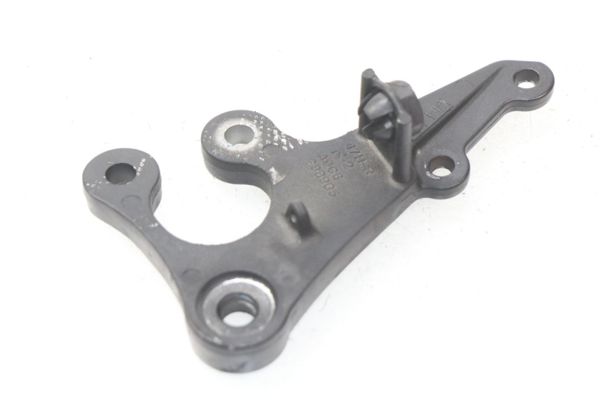 photo de VOETSTEUNPLAAT VOOR RECHTS VOORAN SUZUKI GSX-R GSXR K16 1000 (2012 - 2016) - Andere kijkhoek