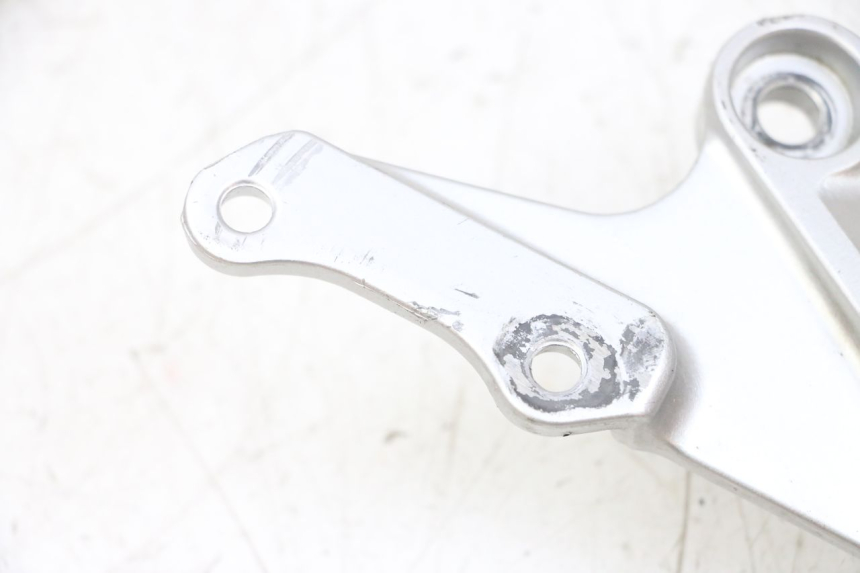 photo de VOETSTEUNPLAAT VOOR RECHTS VOORSTE SUZUKI GSXR GSX-R 1000 (2003 - 2004) - Zoom op gebruiksstaat