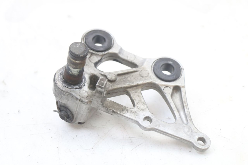 photo de VOETSTEUNPLAAT VOOR RECHTS VOORAN HONDA CBR F 1000 (1993 - 1996) - Andere kijkhoek