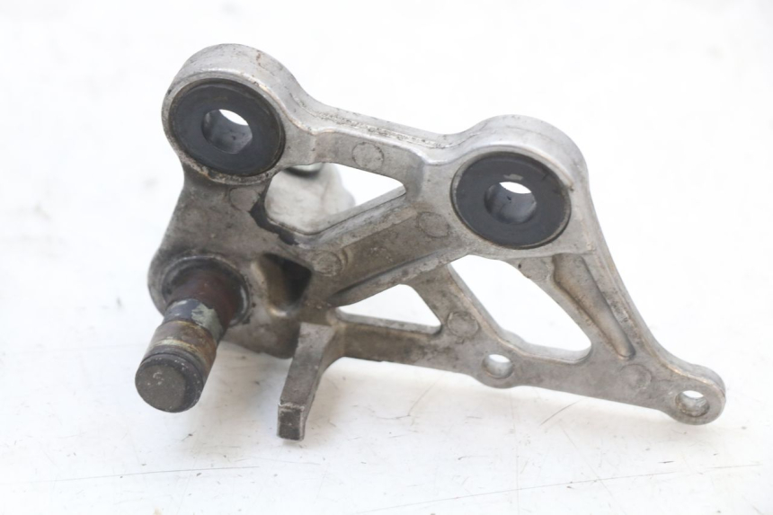 photo de VOETSTEUNPLAAT VOOR RECHTS VOORAN HONDA CBR F 1000 (1993 - 1996) - Technische close-up