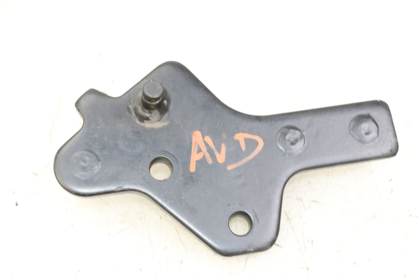 photo de VOETSTEUNPLAAT VOOR RECHTS VOORAN KEEWAY K-LIGHT KLIGHT 125 (2018 - 2025) - Detail van het onderdeel