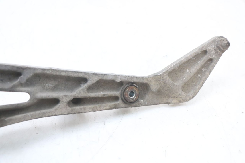 photo de VOETSTEUNPLAAT VOOR RECHTS VOORAN HONDA NTV DEAUVILLE 650 (1998 - 2001) - Bevestigingspunten