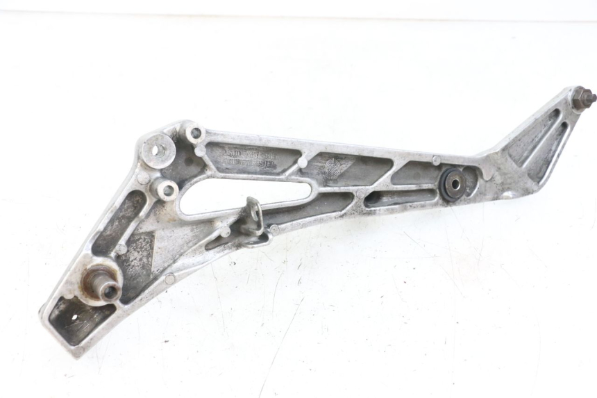 photo de VOETSTEUNPLAAT VOOR RECHTS VOORAN HONDA NTV DEAUVILLE 650 (1998 - 2001) - Technische close-up