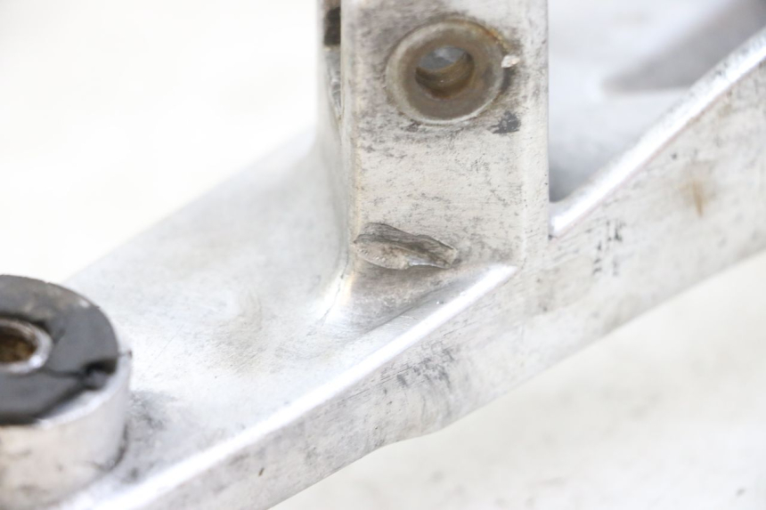 photo de VOETSTEUNPLAAT VOOR RECHTS VOORAN HONDA NTV DEAUVILLE 650 (1998 - 2001) - Markeringen en referenties