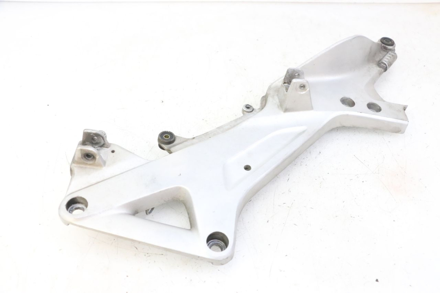 photo de VOETSTEUNPLAAT VOOR RECHTS VOORAN HONDA ST PAN EUROPEAN 1300 (2002 - 2013) - Detail van het onderdeel