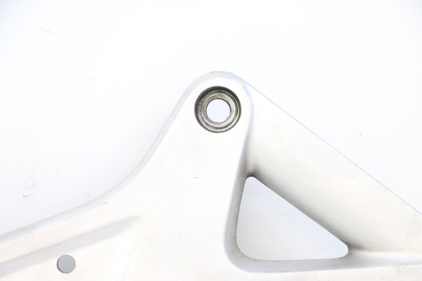 photo de VOETSTEUNPLAAT VOOR RECHTS VOORAN HONDA ST PAN EUROPEAN 1300 (2002 - 2013) - Zoom op componenten