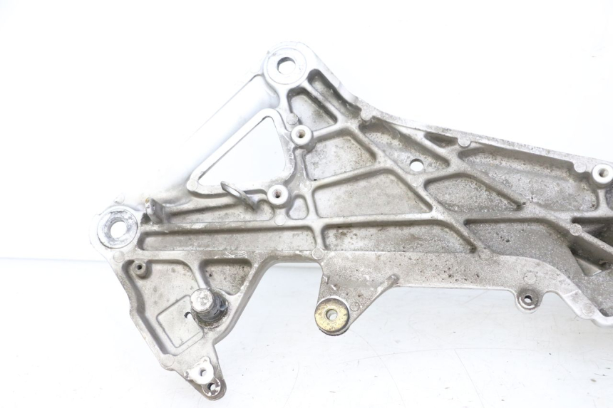 photo de VOETSTEUNPLAAT VOOR RECHTS VOORAN HONDA ST PAN EUROPEAN 1300 (2002 - 2013) - Bevestigingspunten