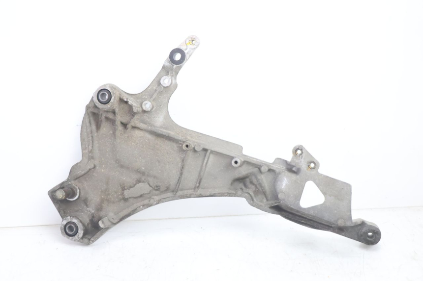 photo de VOETSTEUNPLAAT VOOR RECHTS VOOR HONDA ST PAN EUROPEAN 1100 (1990 - 2002) - Technische close-up