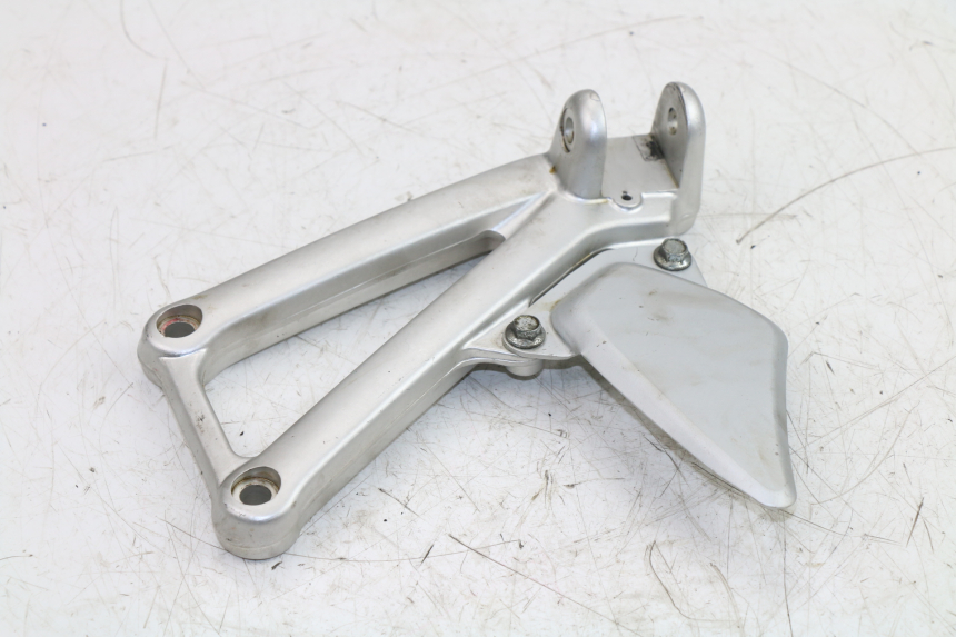 photo de VOETSTEUNPLAAT VOOR RECHTS VOORAN DUCATI ST3 992 (2006 - 2008) - Andere kijkhoek