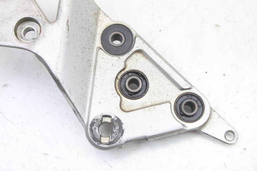 photo de VOETSTEUNPLAAT VOOR RECHTS VOORAN SUZUKI GSX F GSXF 650 (2007 - 2015) - Zoom op gebruiksstaat