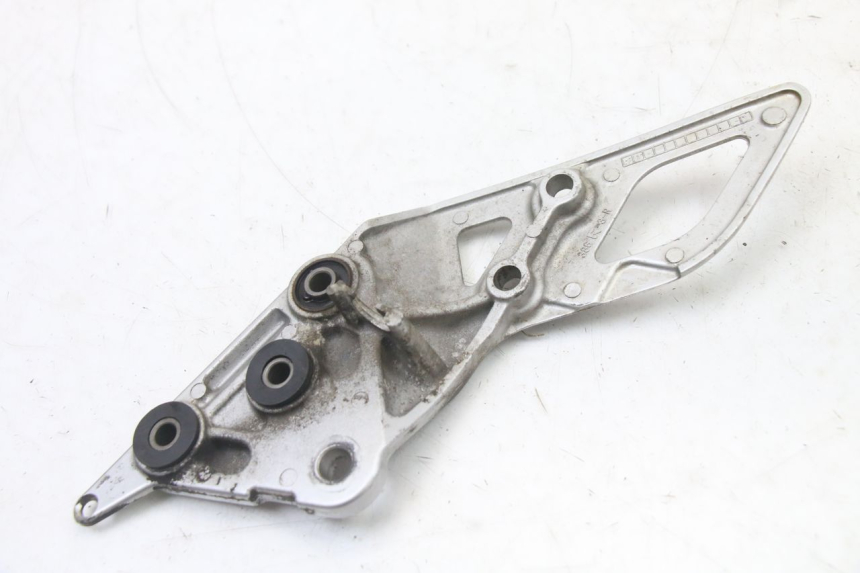photo de VOETSTEUNPLAAT VOOR RECHTS VOORAN SUZUKI GSX F GSXF 650 (2007 - 2015) - Technische close-up