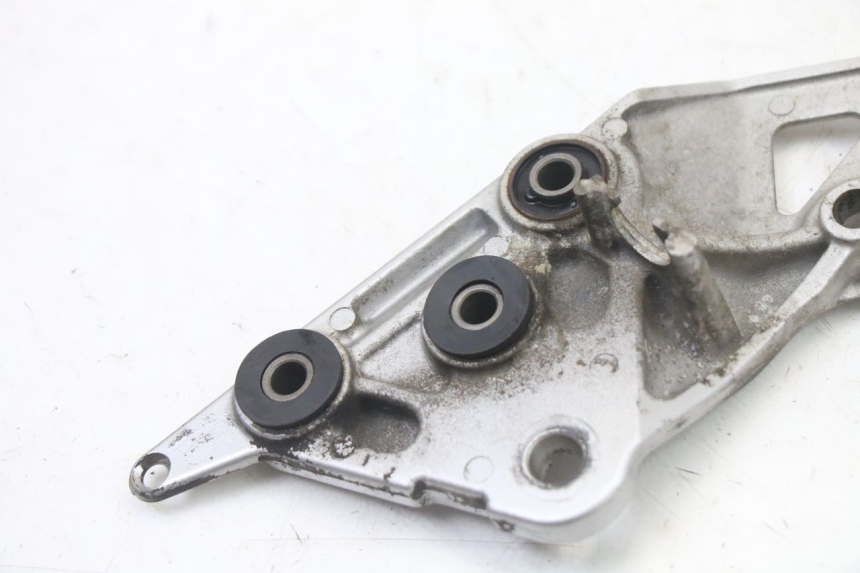 photo de VOETSTEUNPLAAT VOOR RECHTS VOORAN SUZUKI GSX F GSXF 650 (2007 - 2015) - Overzicht