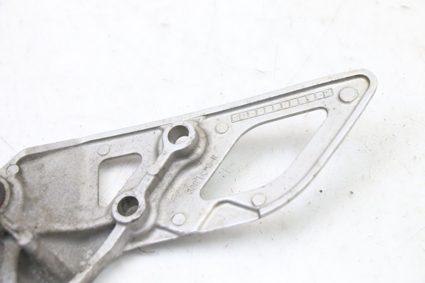 photo de VOETSTEUNPLAAT VOOR RECHTS VOORAN SUZUKI GSX F GSXF 650 (2007 - 2015) - Bevestigingspunten