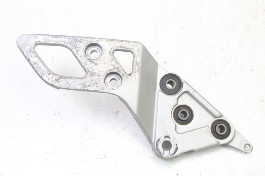 photo de VOETSTEUNPLAAT VOOR RECHTS VOORAN SUZUKI GSX F GSXF 650 (2007 - 2015) - Hoofdaanzicht