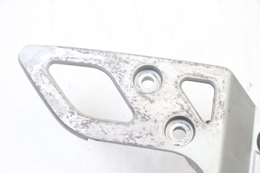 photo de VOETSTEUNPLAAT VOOR RECHTS VOORAN SUZUKI GSX F GSXF 650 (2007 - 2015) - Detail van het onderdeel