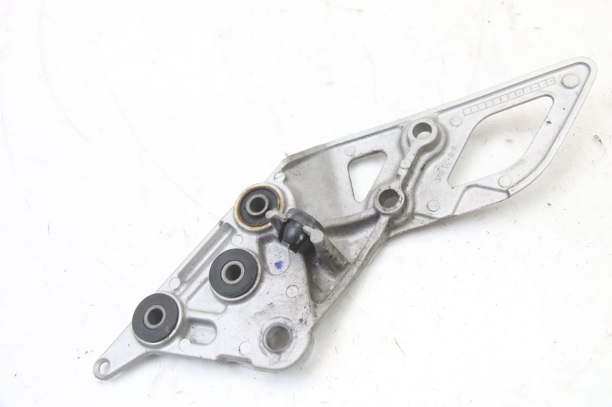 photo de VOETSTEUNPLAAT VOOR RECHTS VOORAN SUZUKI GSX F GSXF 650 (2007 - 2015) - Technische close-up