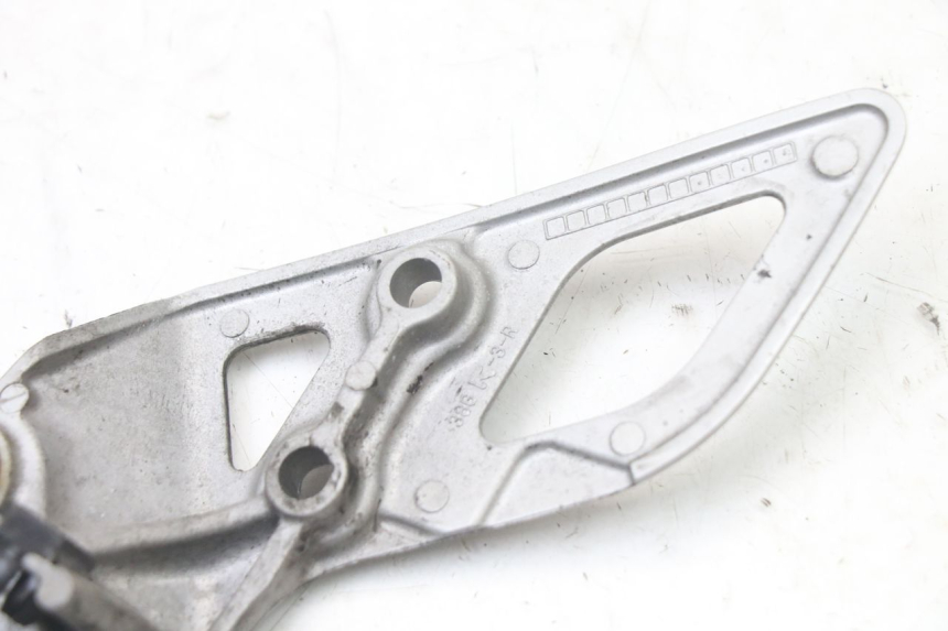 photo de VOETSTEUNPLAAT VOOR RECHTS VOORAN SUZUKI GSX F GSXF 650 (2007 - 2015) - Bevestigingspunten