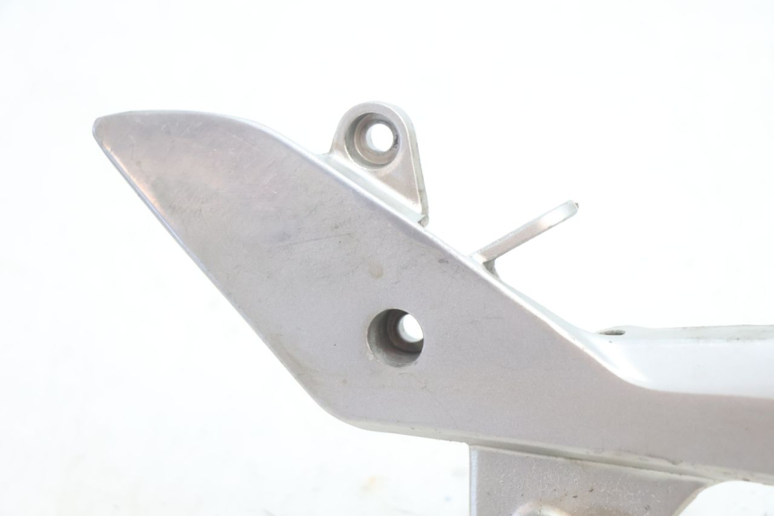 photo de VOETSTEUNPLAAT VOOR RECHTS VOORAN HONDA VFR FI RC46 800 (1998 - 2001) - Detail van het onderdeel