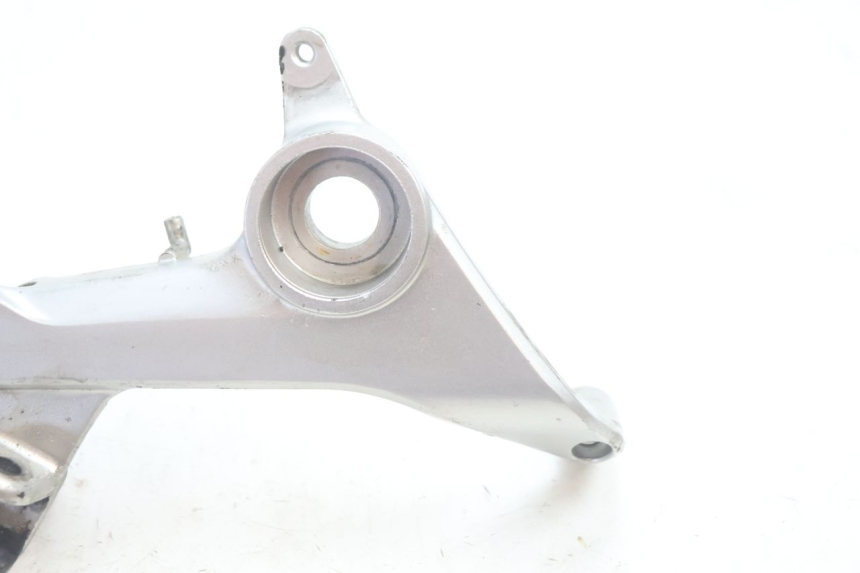 photo de VOETSTEUNPLAAT VOOR RECHTS VOORAN HONDA VFR FI RC46 800 (1998 - 2001) - Andere kijkhoek