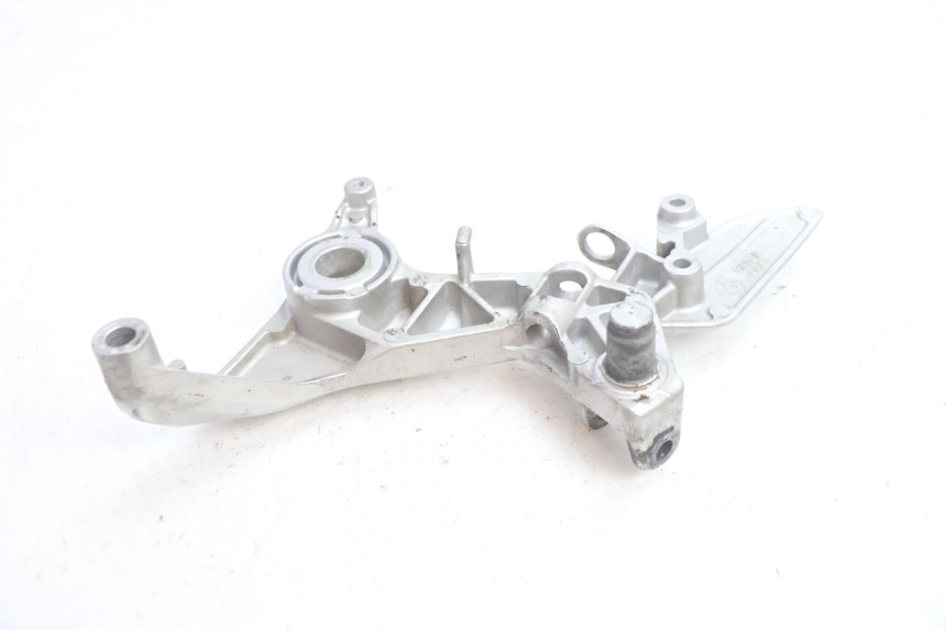 photo de VOETSTEUNPLAAT VOOR RECHTS VOORAN HONDA VFR FI RC46 800 (1998 - 2001) - Bevestigingspunten