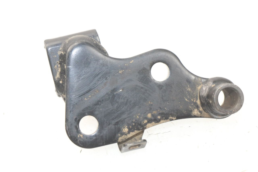 photo de VOETSTEUNPLAAT VOOR RECHTS VOORAN YAMAHA WR R 125 (2009 - 2017) - Detail van het onderdeel