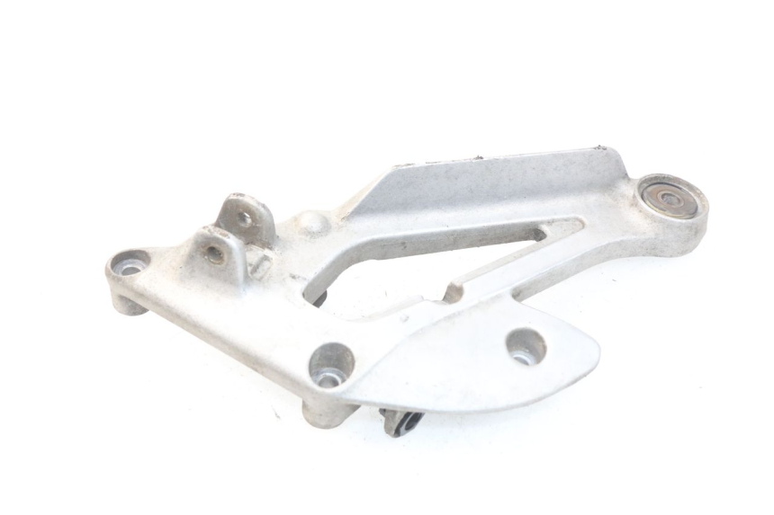 photo de VOETSTEUNPLAAT VOOR RECHTS VOORAN YAMAHA XJ600 XJ DIVERSION 600 (1992 - 1997) - Andere kijkhoek