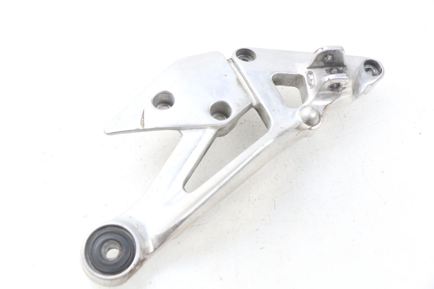 photo de VOETSTEUNPLAAT VOOR RECHTS VOORAN YAMAHA XJ600 XJ DIVERSION 600 (1992 - 1997) - Detail van het onderdeel