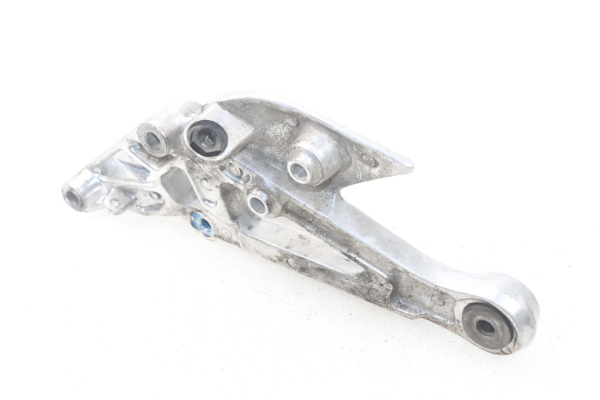 photo de VOETSTEUNPLAAT VOOR RECHTS VOORAN YAMAHA XJ600 XJ DIVERSION 600 (1992 - 1997) - Andere kijkhoek