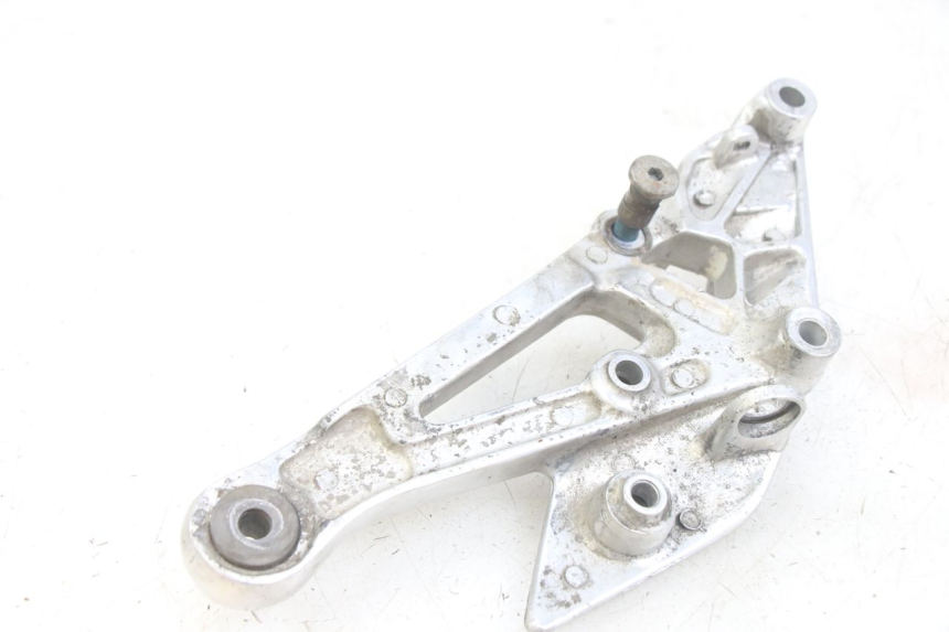 photo de VOETSTEUNPLAAT VOOR RECHTS VOORAN YAMAHA XJN DIVERSION 600 (2000 - 2003) - Zoom op gebruiksstaat