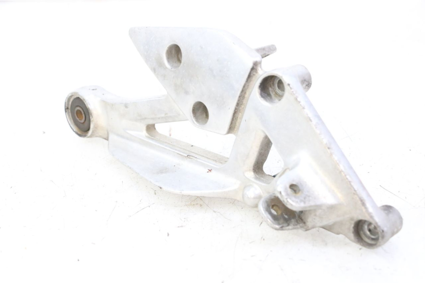 photo de VOETSTEUNPLAAT VOOR RECHTS VOORAN YAMAHA XJN DIVERSION 600 (2000 - 2003) - Detail van het onderdeel