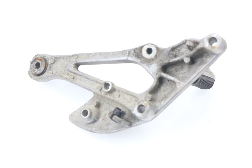 photo de VOETSTEUNPLAAT VOOR RECHTS VOORSTE YAMAHA XJN XJ N DIVERSION 600 (1994 - 1997) - Detail van het onderdeel