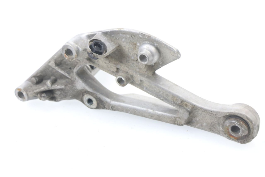 photo de VOETSTEUNPLAAT VOOR RECHTS VOORSTE YAMAHA XJN XJ N DIVERSION 600 (1994 - 1997) - Zoom op gebruiksstaat