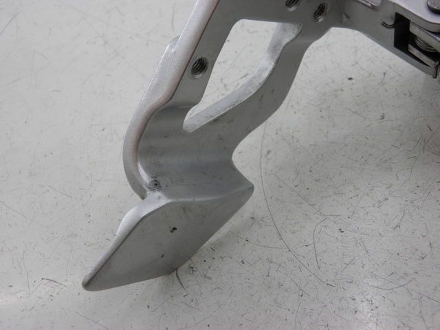 photo de VOETSTEUNPLAAT VOOR RECHTS VOORAN YAMAHA FJR 1300 (2004 - 2005) - Zoom op gebruiksstaat