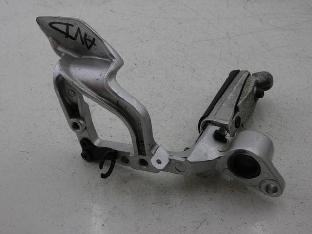 photo de VOETSTEUNPLAAT VOOR RECHTS VOORAN YAMAHA FJR 1300 (2004 - 2005) - Bevestigingspunten