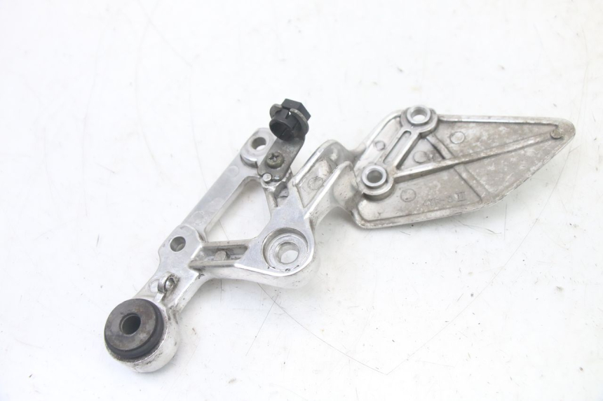 photo de VOETSTEUNPLAAT VOOR RECHTS VOORAN YAMAHA FZS FAZER 600 (2001 - 2003) - Overzicht