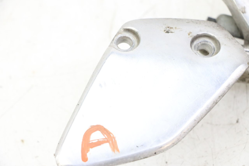 photo de VOETSTEUNPLAAT VOOR RECHTS VOORAN YAMAHA FZS FAZER 600 (2001 - 2003) - Overzicht