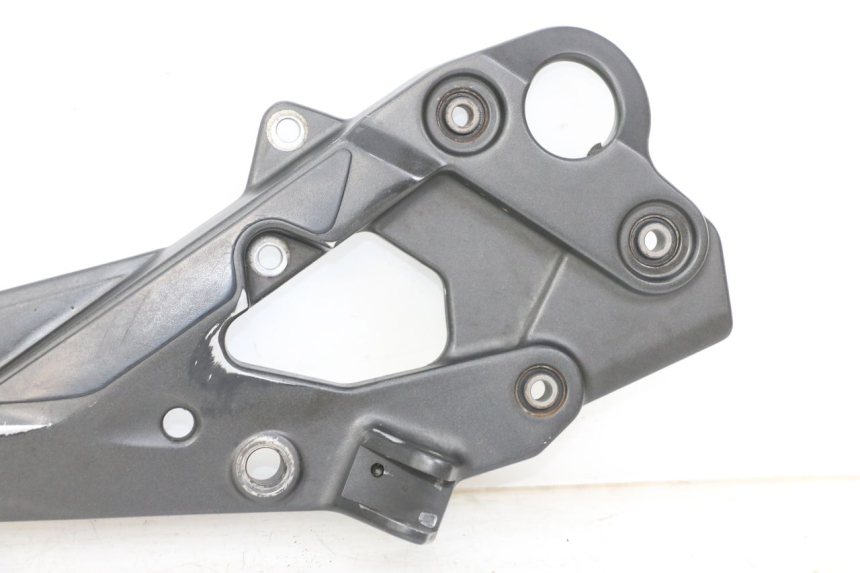 photo de VOETSTEUNPLAAT VOOR RECHTS VOORAN YAMAHA XJ6 ABS 600 (2008 - 2016) - Overzicht