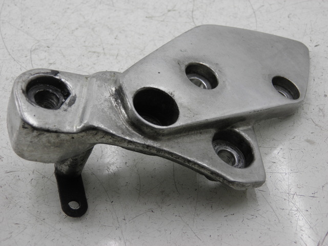 photo de VOETSTEUNPLAAT VOOR RECHTS VOORAN YAMAHA XJR 1300 (1998 - 2002) - Detail van het onderdeel