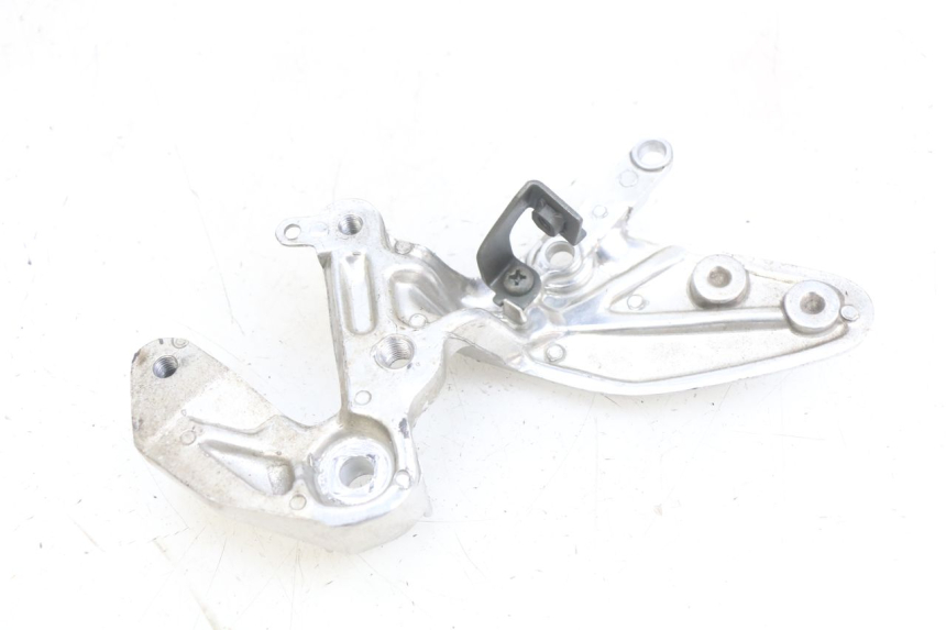 photo de VOETSTEUNPLAAT VOOR RECHTS VOORAN YAMAHA YZF R THUNDERCAT 600 (1996 - 2003) - Zoom op gebruiksstaat