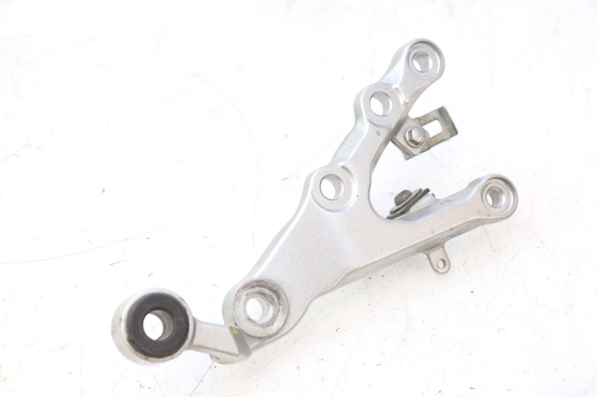 photo de VOETSTEUNPLAAT VOOR RECHTS YAMAHA YZF R6 600 (2008 - 2009) - Zoom op gebruiksstaat