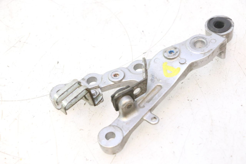 photo de VOETSTEUNPLAAT VOOR RECHTS YAMAHA YZF R6 600 (2008 - 2009) - Technische close-up