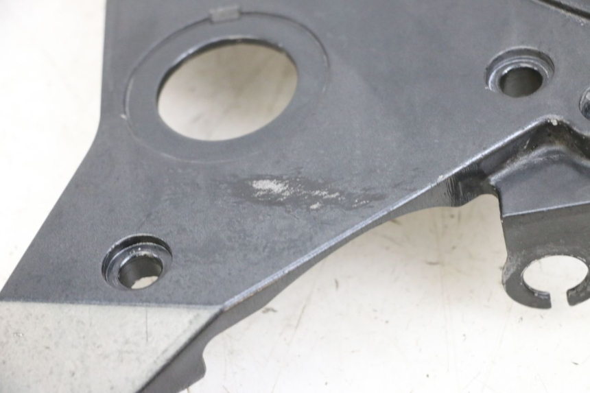 photo de VOETSTEUNPLAAT VOOR RECHTS VOORAN KAWASAKI ZR 7 750 (1999 - 2004) - Technische close-up