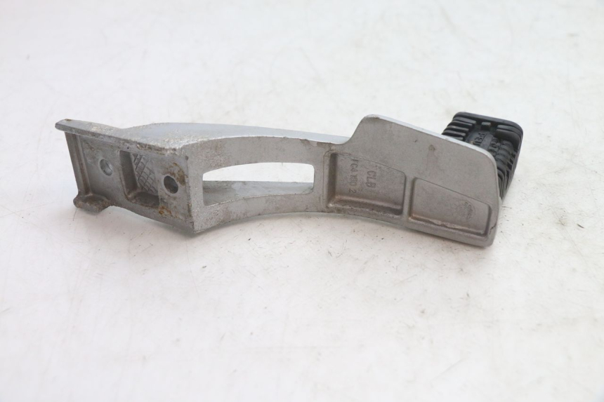 photo de VOETSTEUNPLAAT VOOR LINKS PEUGEOT 103 SPX CLIP 50 (1989 - 1992) - Technische close-up