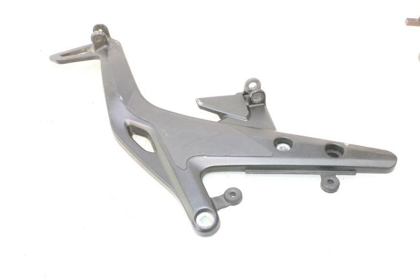 photo de VOETSTEUNPLAAT VOOR LINKS KAWASAKI ER-6 ER6 F ABS 650 (2012 - 2016) - Technische close-up