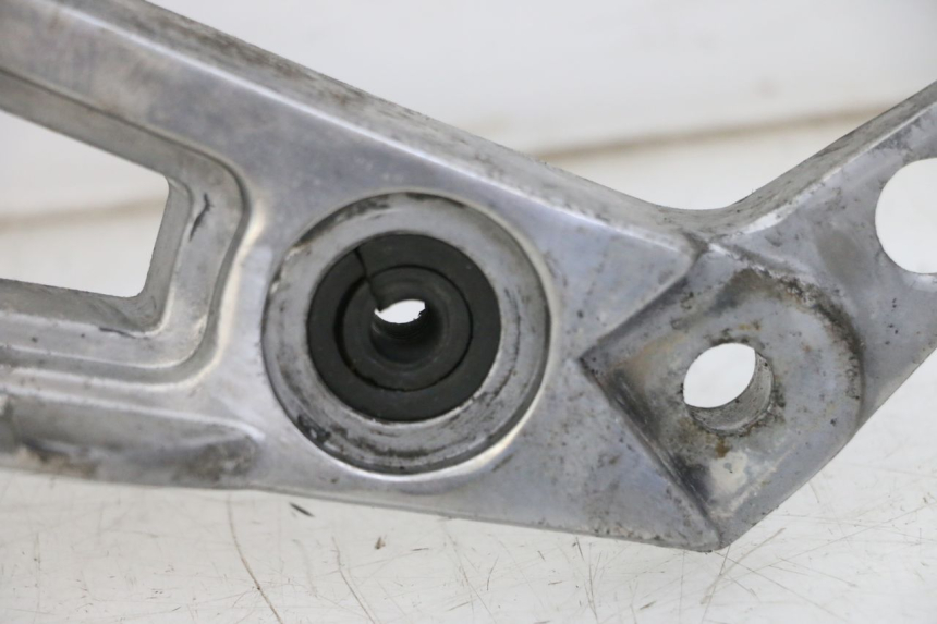 photo de VOETSTEUNPLAAT VOOR LINKS YAMAHA FJ 36Y 1100 (1984 - 1985) - Kenmerkende details