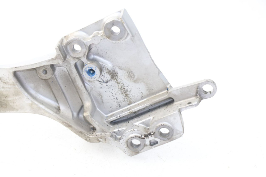 photo de VOETSTEUNPLAAT VOOR LINKS YAMAHA FJR ABS 1300 (2006 - 2012) - Overzicht