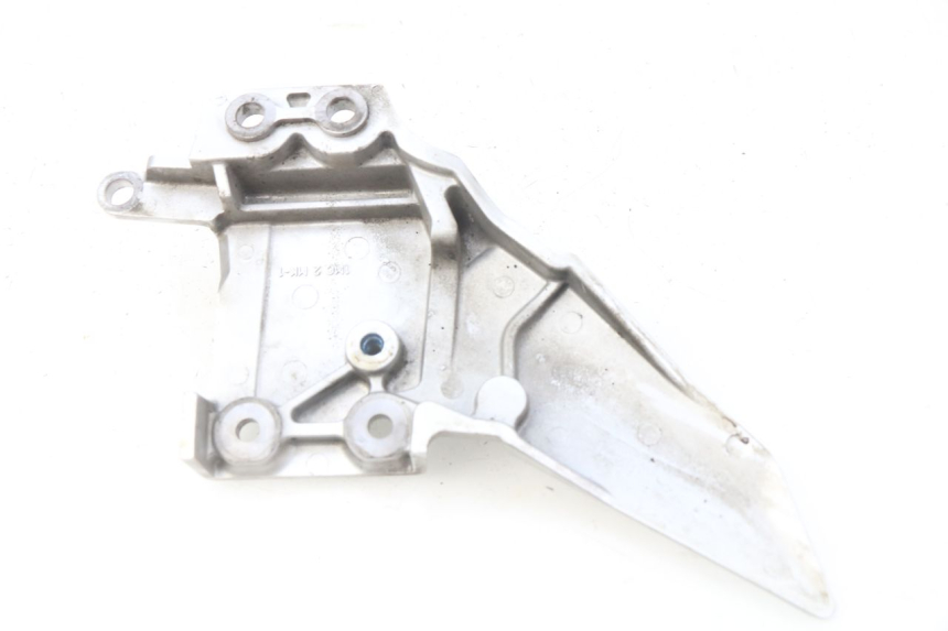 photo de VOETSTEUNPLAAT VOOR LINKS YAMAHA FJR ABS 1300 (2016 - 2020) - Detail van het onderdeel